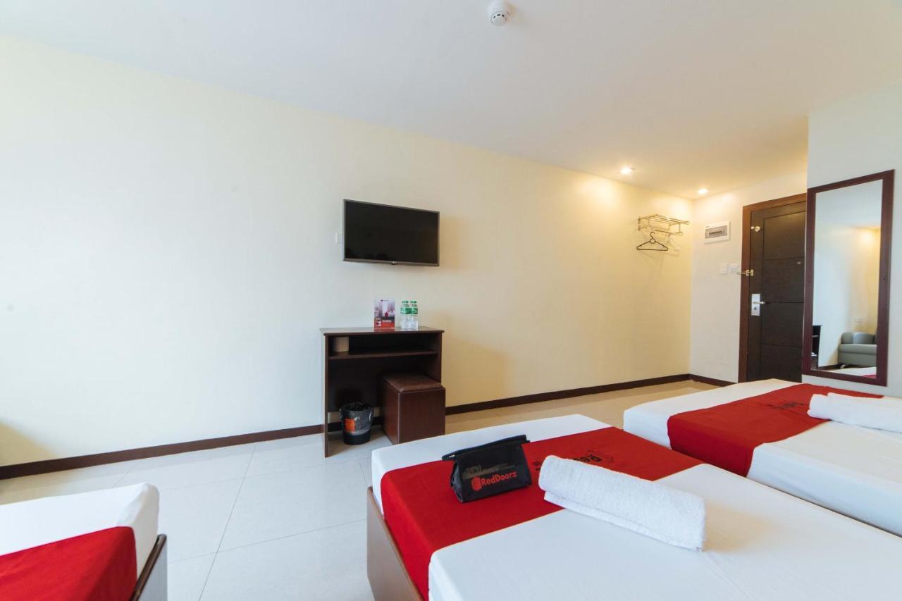 Reddoorz Near Victoria Mall Davao City Esterno foto