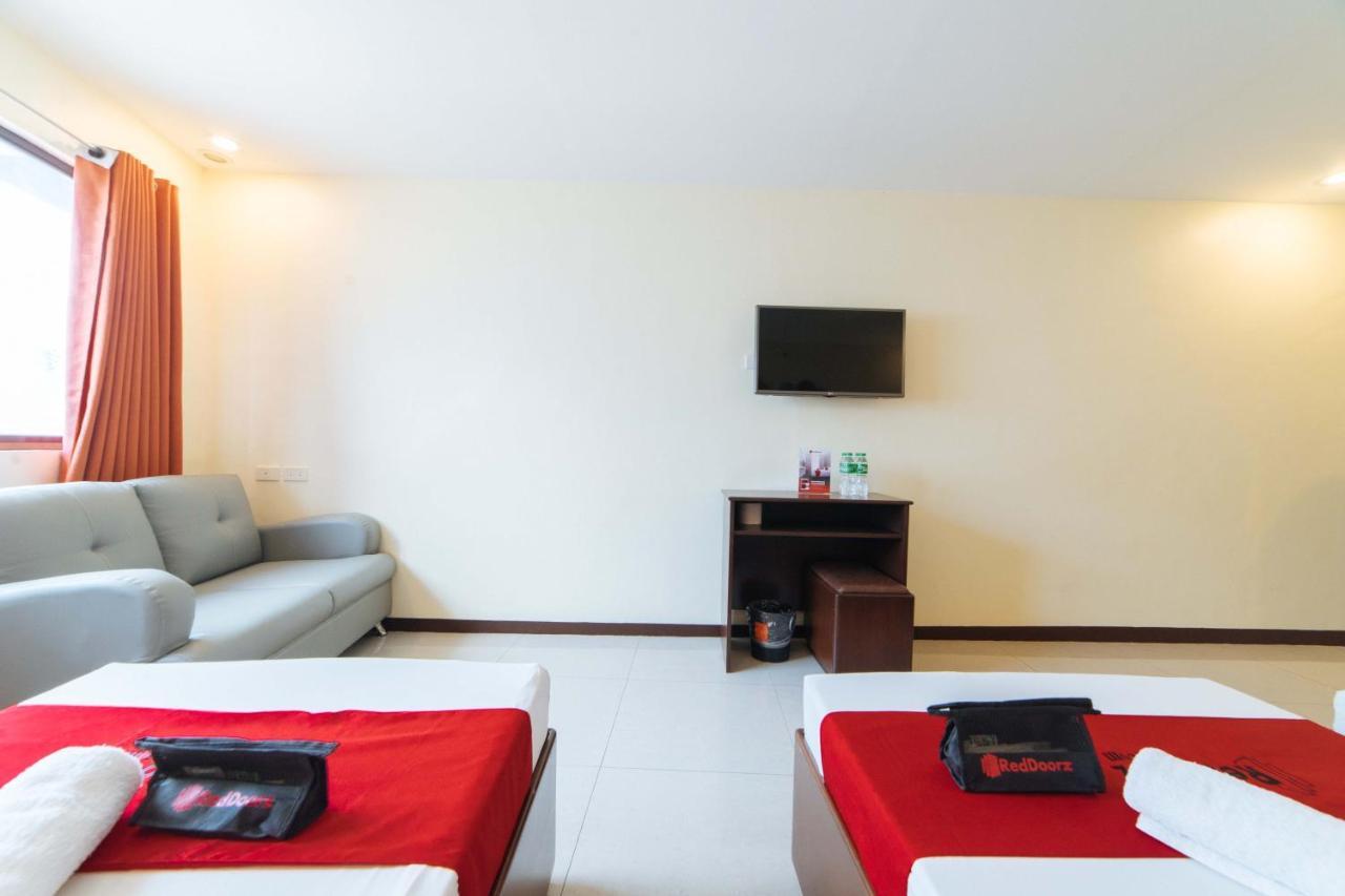 Reddoorz Near Victoria Mall Davao City Esterno foto
