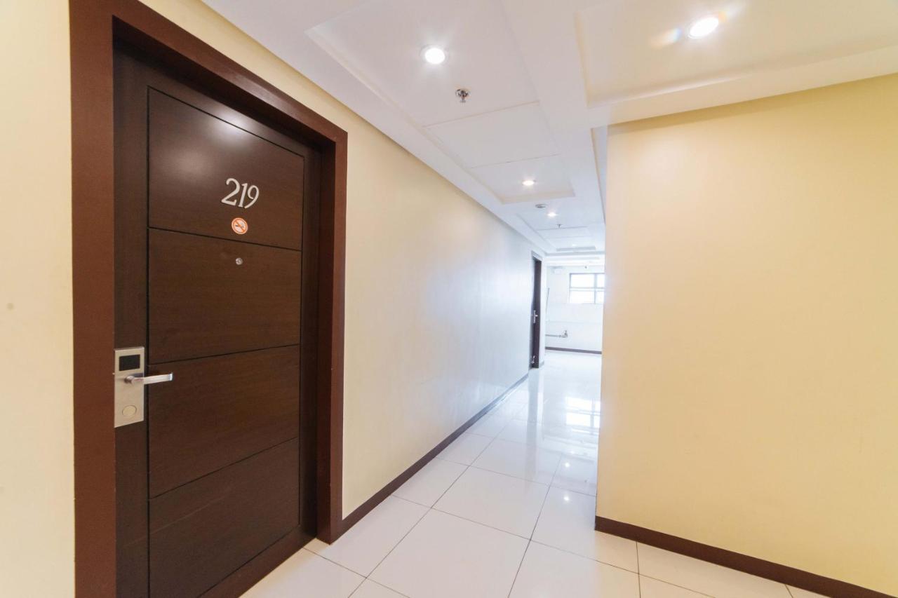 Reddoorz Near Victoria Mall Davao City Esterno foto