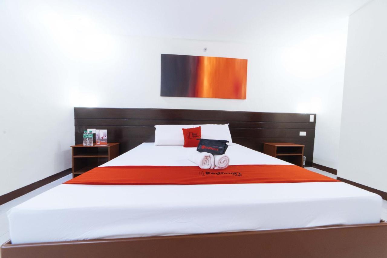 Reddoorz Near Victoria Mall Davao City Esterno foto