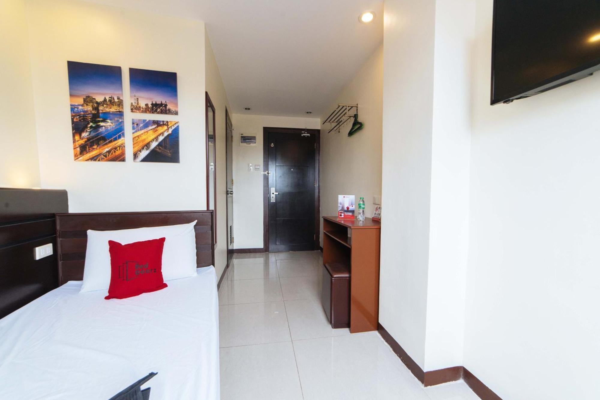 Reddoorz Near Victoria Mall Davao City Esterno foto