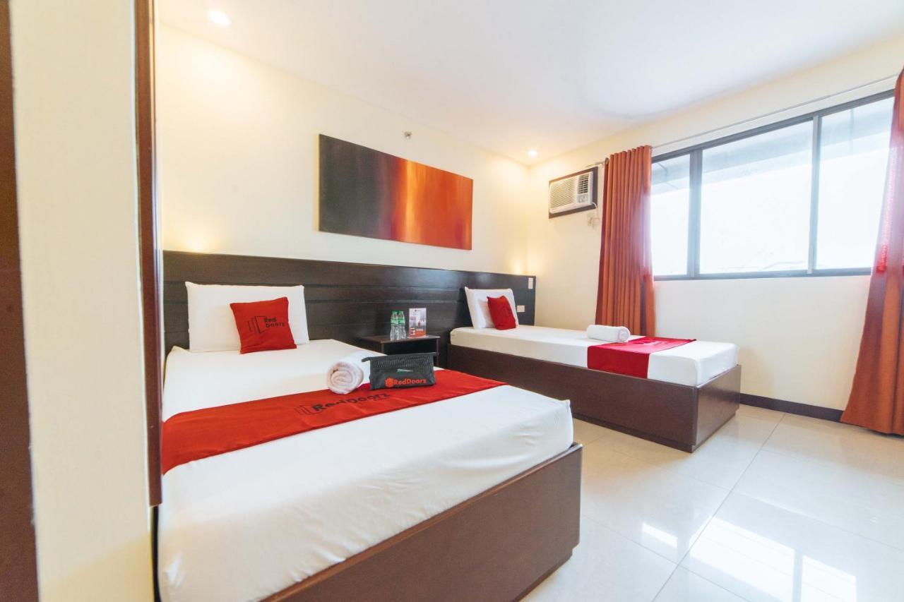 Reddoorz Near Victoria Mall Davao City Esterno foto