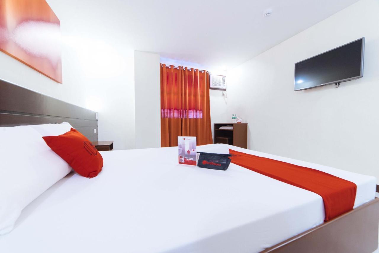 Reddoorz Near Victoria Mall Davao City Esterno foto